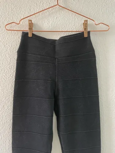 Calça legging montaria cintura alta.