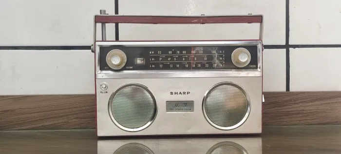 rádio vintage Sharp BY-488 8Transistor