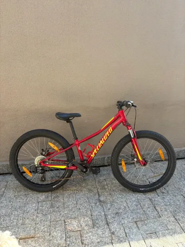 Vendo bicicleta aro 24 Specialized 