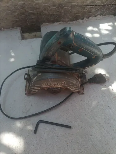 V/ está Makita da marca Bosch