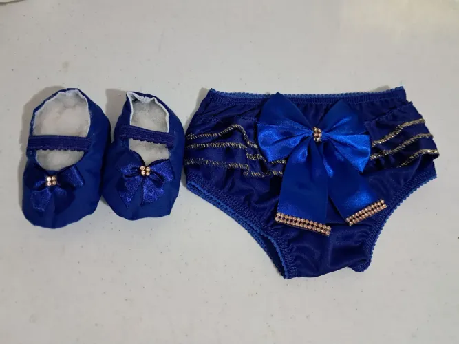 Vendo Kit Calcinha B Rica + Sapatinho azul.