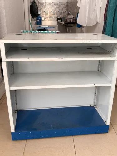 Kit comercial: balcão expositor com gavetas + balcão de caixa