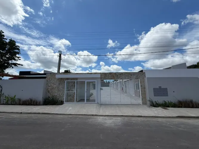 Casa em Condomínio Fechado | 2 Quartos (Suíte) + Lazer com Piscina | Capuan, Caucaia