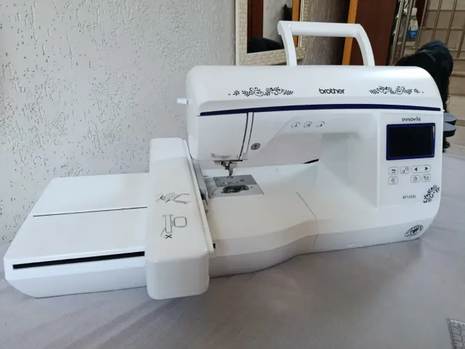 Maquina de bordar - Brother BP1430L