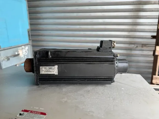 Servomotor Rexroth Bosch Indramat MDD112D-N-015