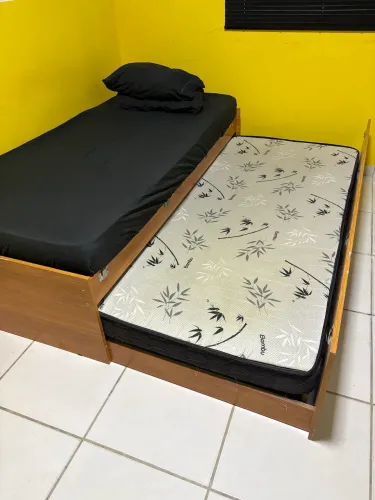 Bicama 3 em 1 Solteiro, Casal e Cama Auxiliar Excelente estado + colchão