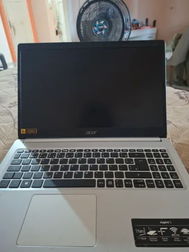 Acer Aspire 5 i5 8GB SSD ? Liga mas não dá imagem ? Para conserto/peças