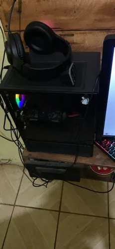 PC GAMER RYZEN 5 + TECLADO 60% MECÂNICO + MOUSE SEM FIO ATTACK SHARK