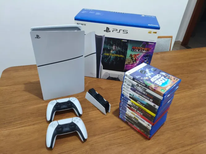 PlayStation 5 PS5 + 2 Controles + 17 Jogos PS4/PS5 + Base Carregadora | Excelente Estado