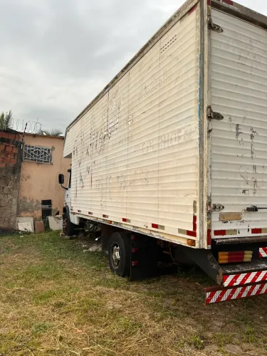 Mercedes-Benz 709 à Venda - Caminhão em Ótimo Estado