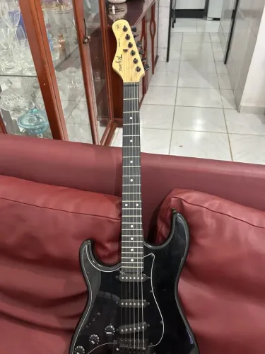 Guitarra Canhoto Tagima Modelo TG 500