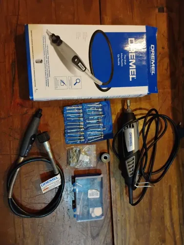Micro Retífica Dremel 4000 175W + Eixo Flexível + 2 Kits Fresas (Usada 1 vez!)