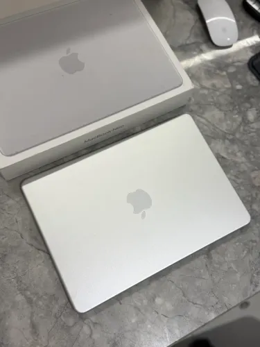 MacBook Neo 13? - 512GB com Touch ID