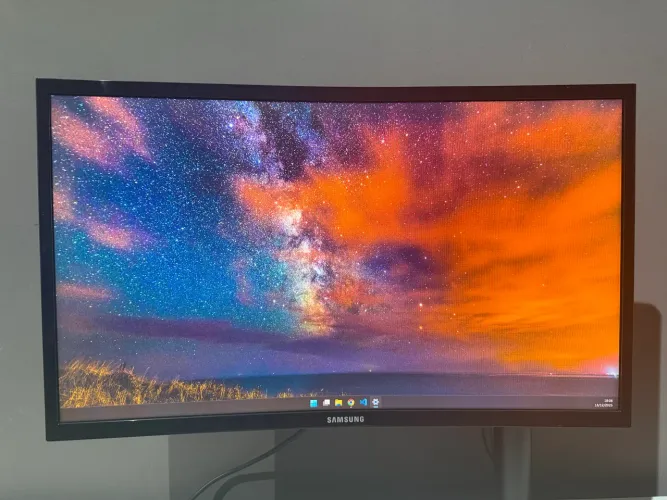 Monitor Samsung 24 Curvo