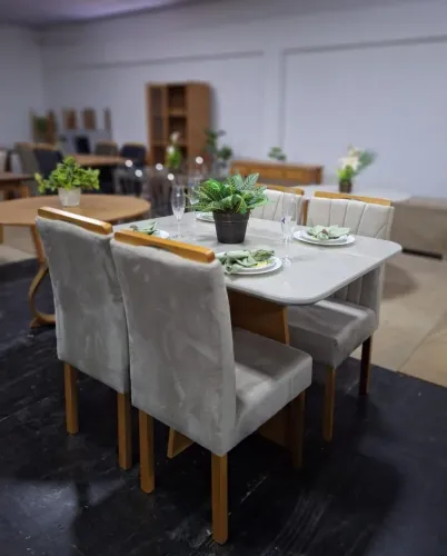 Mesa de jantar 4 cadeiras - Tampo de vidro 