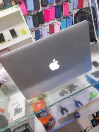 MacBook pro 1502