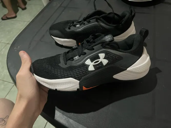 Tênis unissex Under Armour