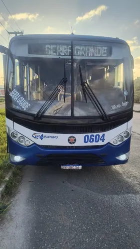 Sênior mídi Mercedes urbano 