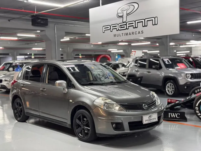 Nissan Tiida SL 1.8/1.8 Flex 16V Aut. 2011