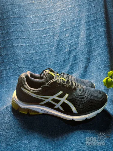 Asics Gel-Pulse 11 preto e amarelo