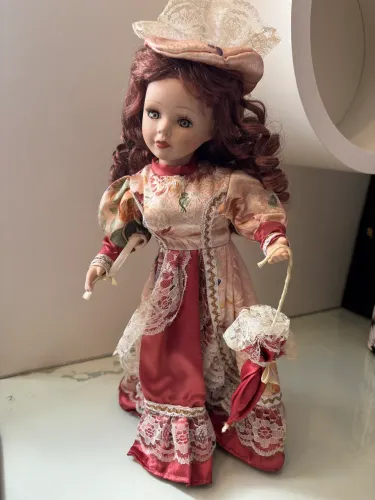 Boneca Decorativa Estilo Italiana 40 cm - Linda Peça para Coleção ou Decoração