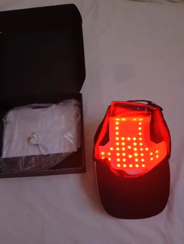 Boné Led Capilar - Terapia De Luz Vermelha E Azul