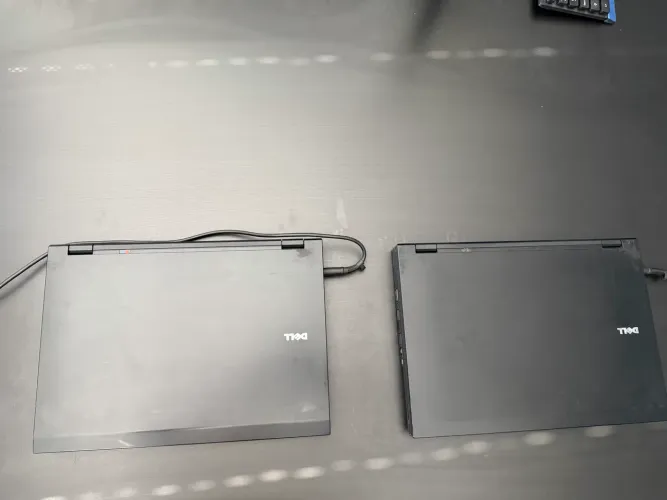 Notebook DELL - Dual Core 4 GB / HD 320