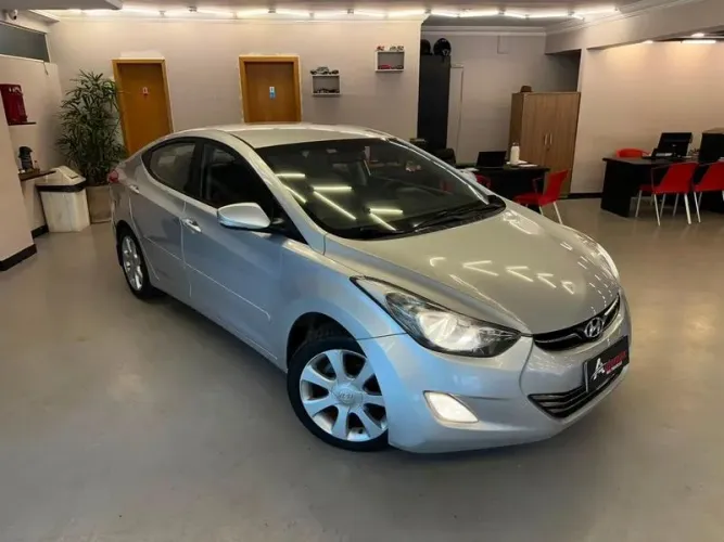 Hyundai Elantra 2.0 16V Flex Aut. 2013