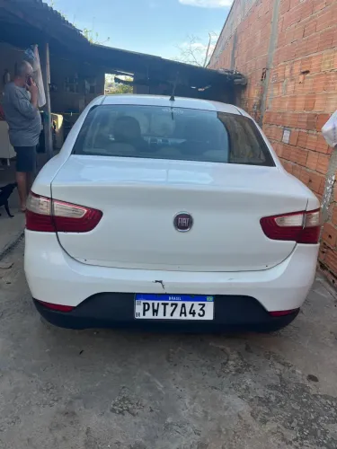 Fiat Grand Siena Essence 1.6 Flex 16V 2016