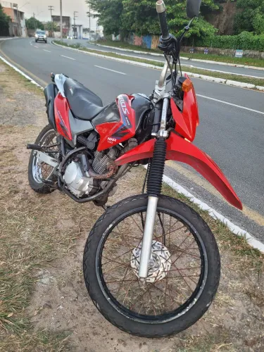 Bros 150cc extra moto muito boa e confiável 