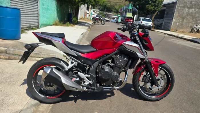 Honda CB 500F ano 2019 com apenas 12 mil km