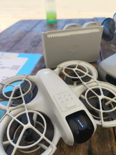 Drone Dji Neo Combo Fly More.