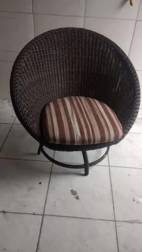Cadeira de jardim ou varanda giratória