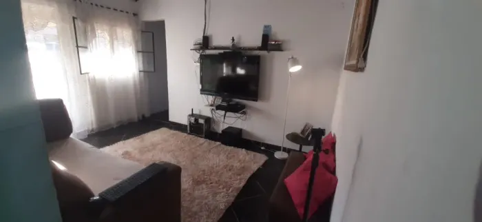VENDO CASA COM 3 QUARTOS + 2 BANHEIROS, ÁREA MURADA, NÃO PAGA ÁGUA E LUZ