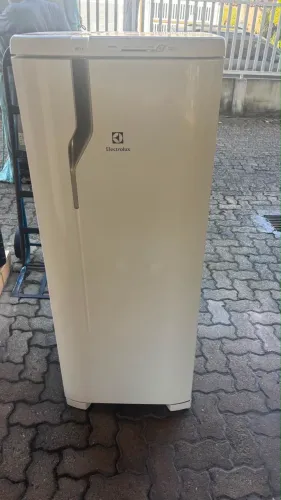 Geladeira RE31 - Para retirada no local