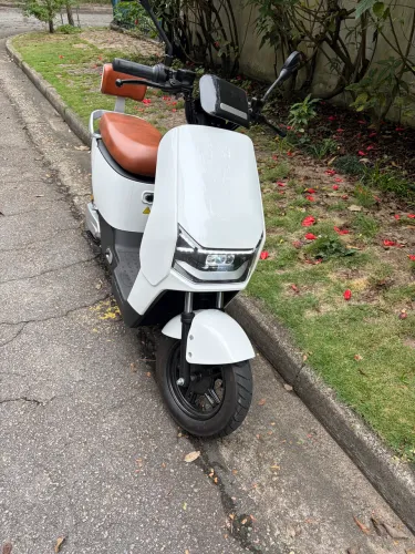 Ecooter M1/ Scooter elétrica