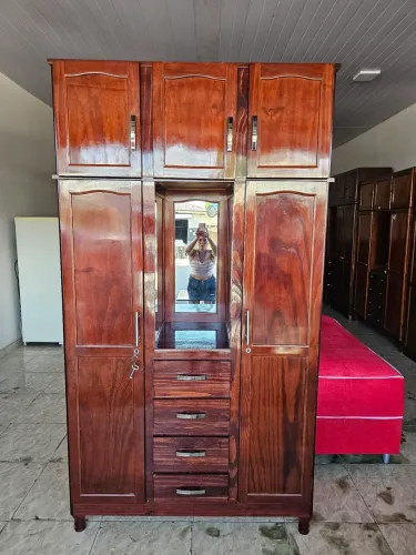 Guarda roupa de pinho usado