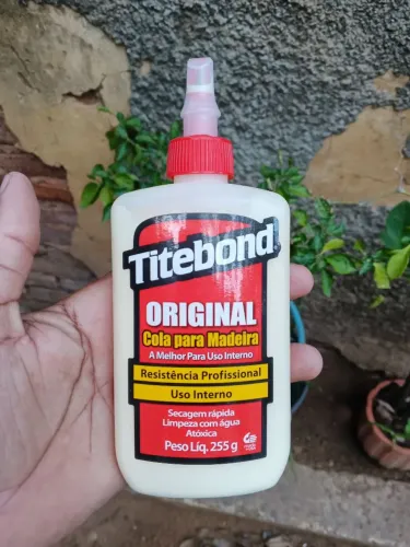 Vende-se cola Tite Bonder