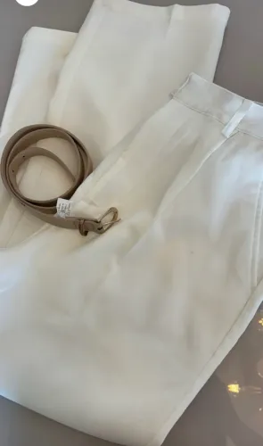 calça alfaiataria feminina off white com cinto novo
