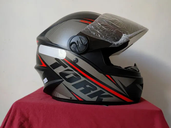 Capacete R8 Novo, Tamanho 58