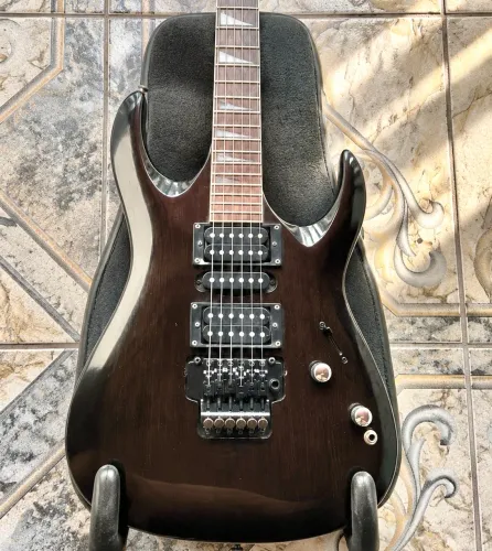 Guitarra Groovin California Series - Floyd Rose (Estilo Jackson / Ibanez)