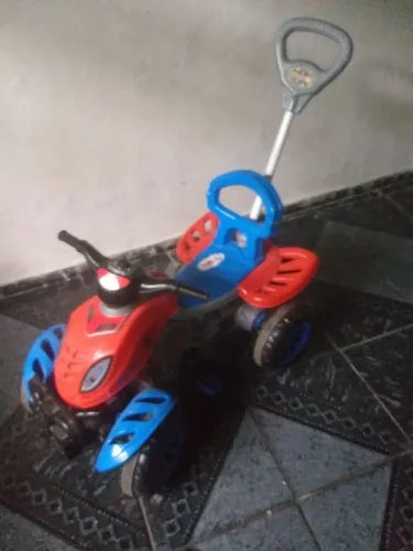 Carrinho de passeio para criança.