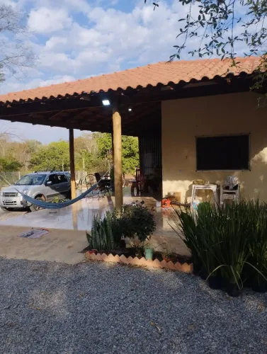 Chácara com casa, rancho,pomar,rio e repress