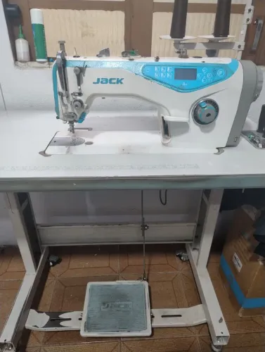 Duas máquina reta eletrônica Jack A4