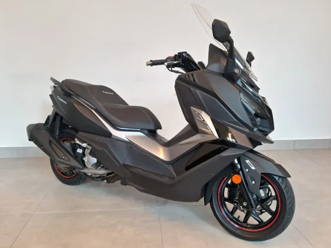 Dafra CRUISYM 300