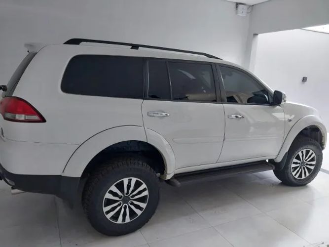 Imagem de Mitsubishi Pajero HPE 3.2 4X4 T.i. Dies. 5P Aut. 2016