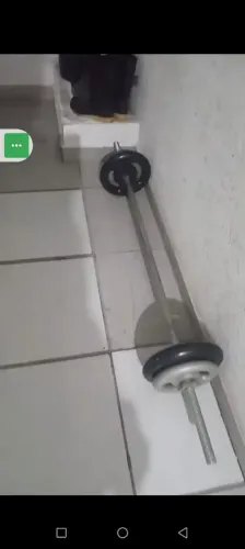 Barra reta de 1,60m com 14kg de anilhas