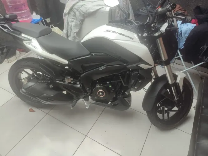 Troco moto bajaj dominar 400