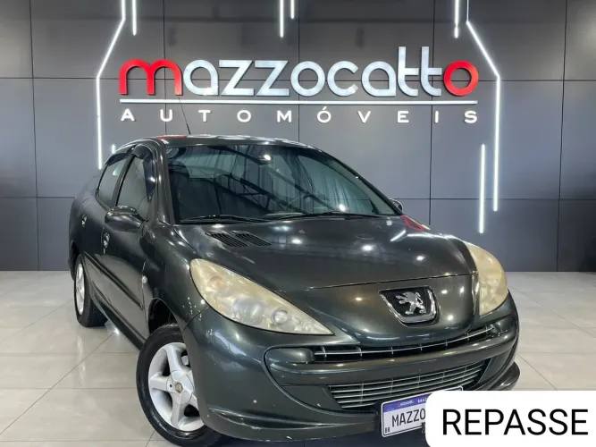 Peugeot 207 Sedan Passion XR 1.4 Flex 8V 4P 2011