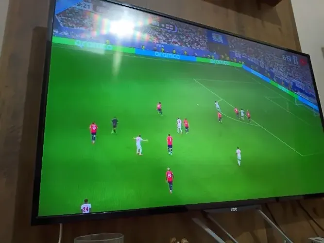 Televisão AOC 43 polegadas não é smart